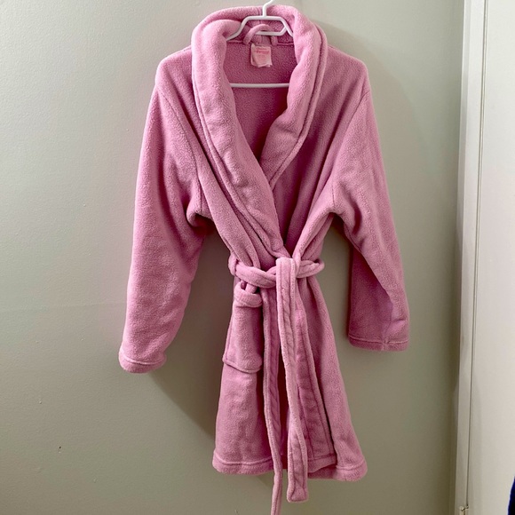 I am selling a robe. - Picture 1 of 1